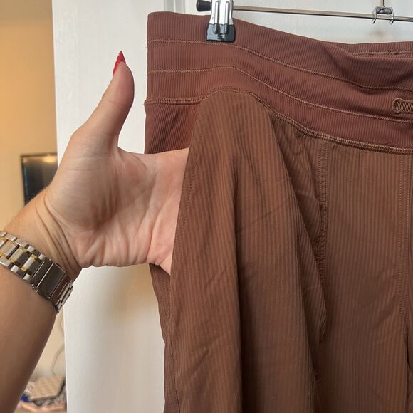 Lululemon Dance Studio Mid-Rise Jogger *Full Length - Picture 6 of 9